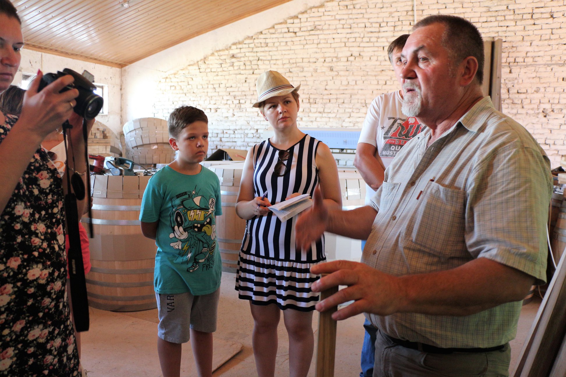 %2031 что написано на колонне при входе на завод фанагория