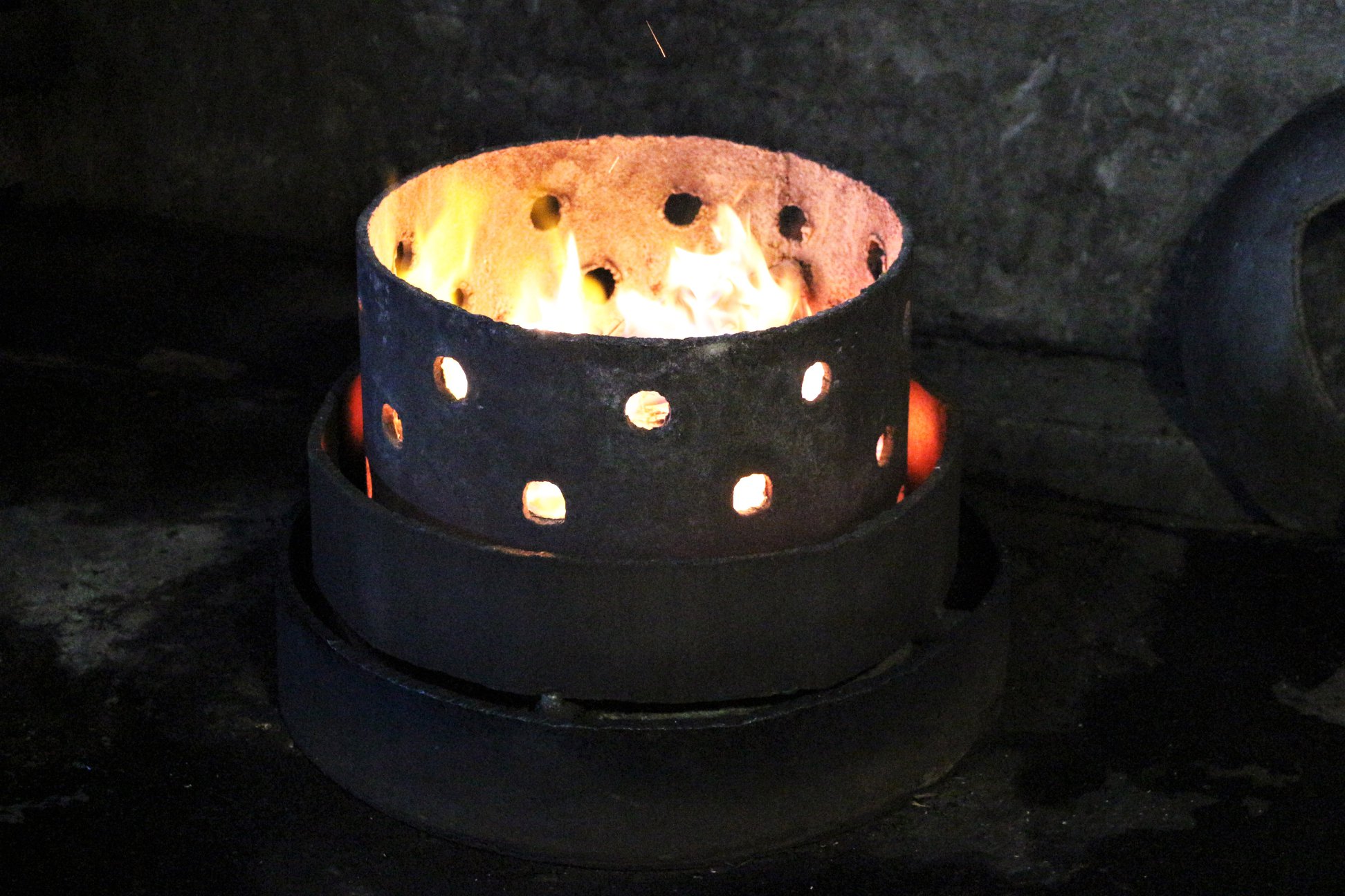 %2032 что написано на колонне при входе на завод фанагория