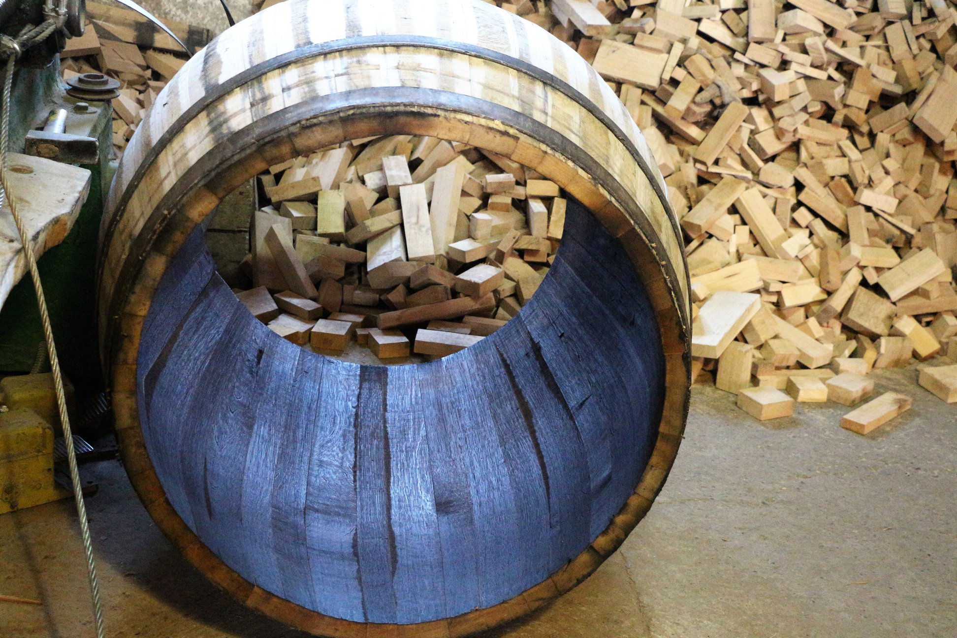 %2035 что написано на колонне при входе на завод фанагория